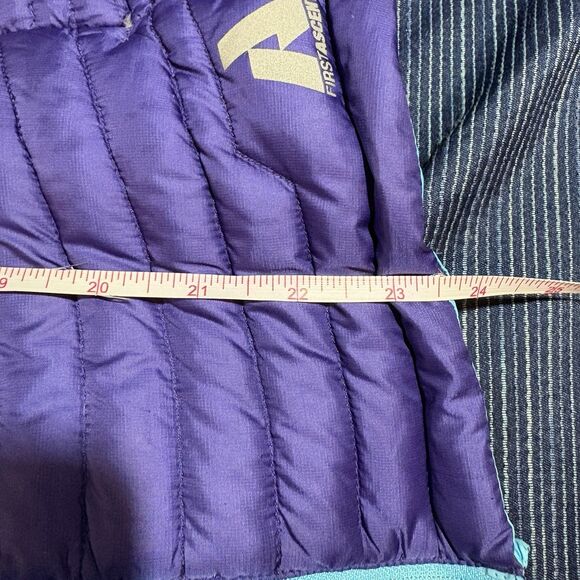 Eddie Bauer First Ascent Down Jacket XS Purple Hooded Lightweight Puffer Hiking - Picture 8 of 9